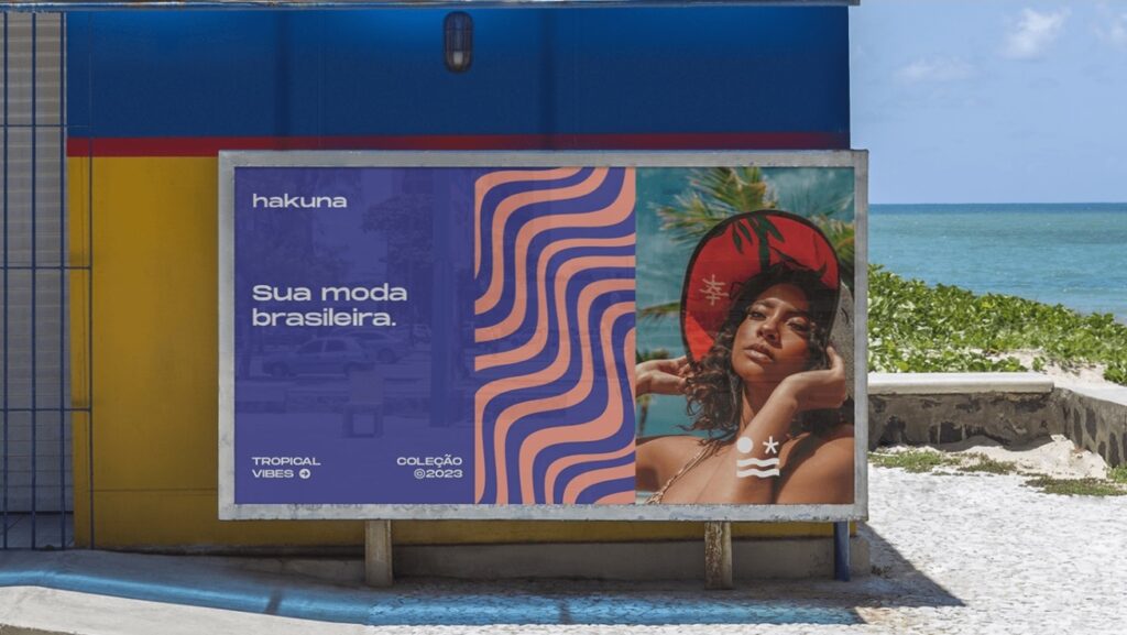 reklamný billboard pri pláži - značka: hakuna