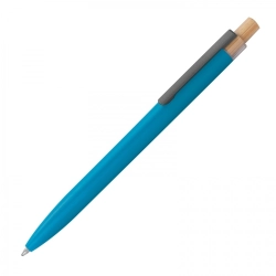 Pero z recyklovaného hliníka