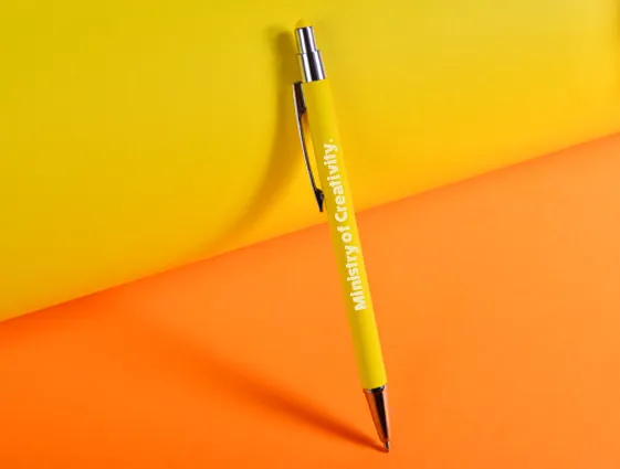 Kovové guličkové pero soft touch so striebornými akcentmi so stylusom online tlač 1
