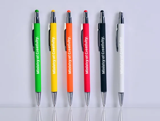 Kovové guličkové pero soft touch so striebornými akcentmi so stylusom online tlač 2