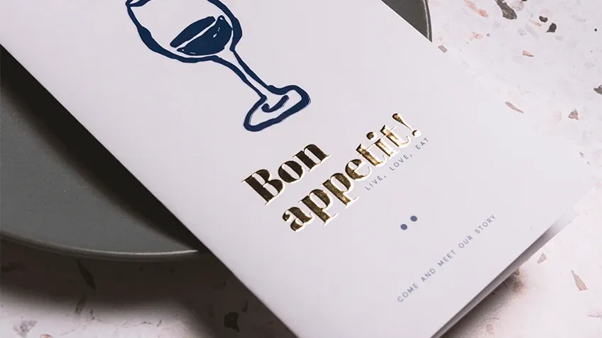 Prémiové skladané letáky – reklama, ktorá púta pozornosť